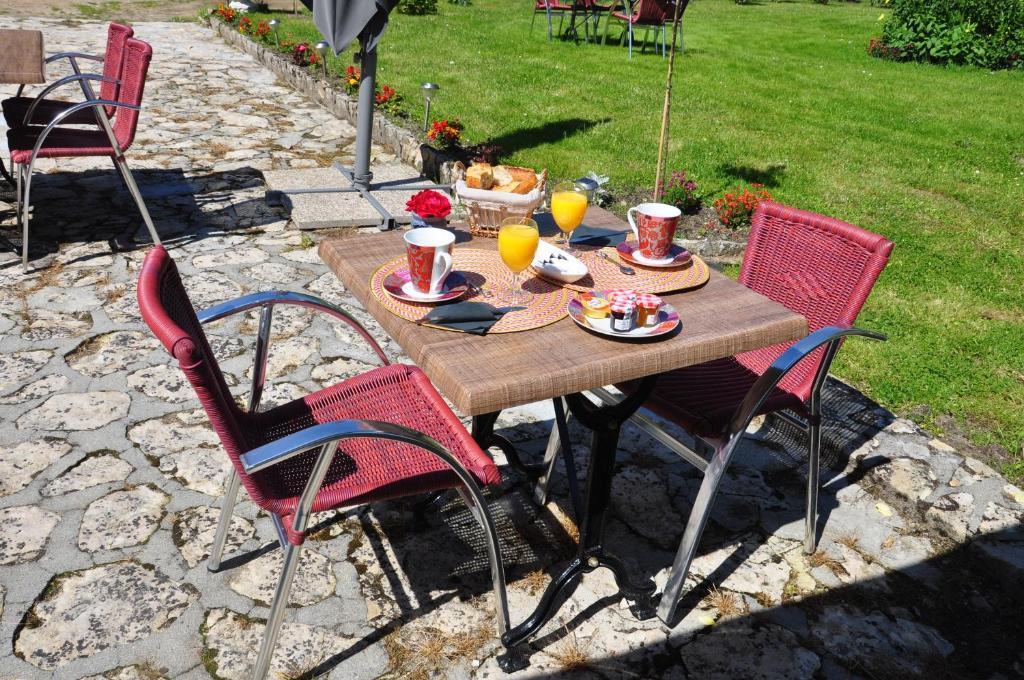 Hotel - Restaurant Le Moulin De Villiers Nouan-le-Fuzelier Экстерьер фото